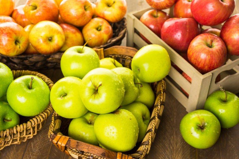 pommes1-arinahabich-stockadobe-com-960x640